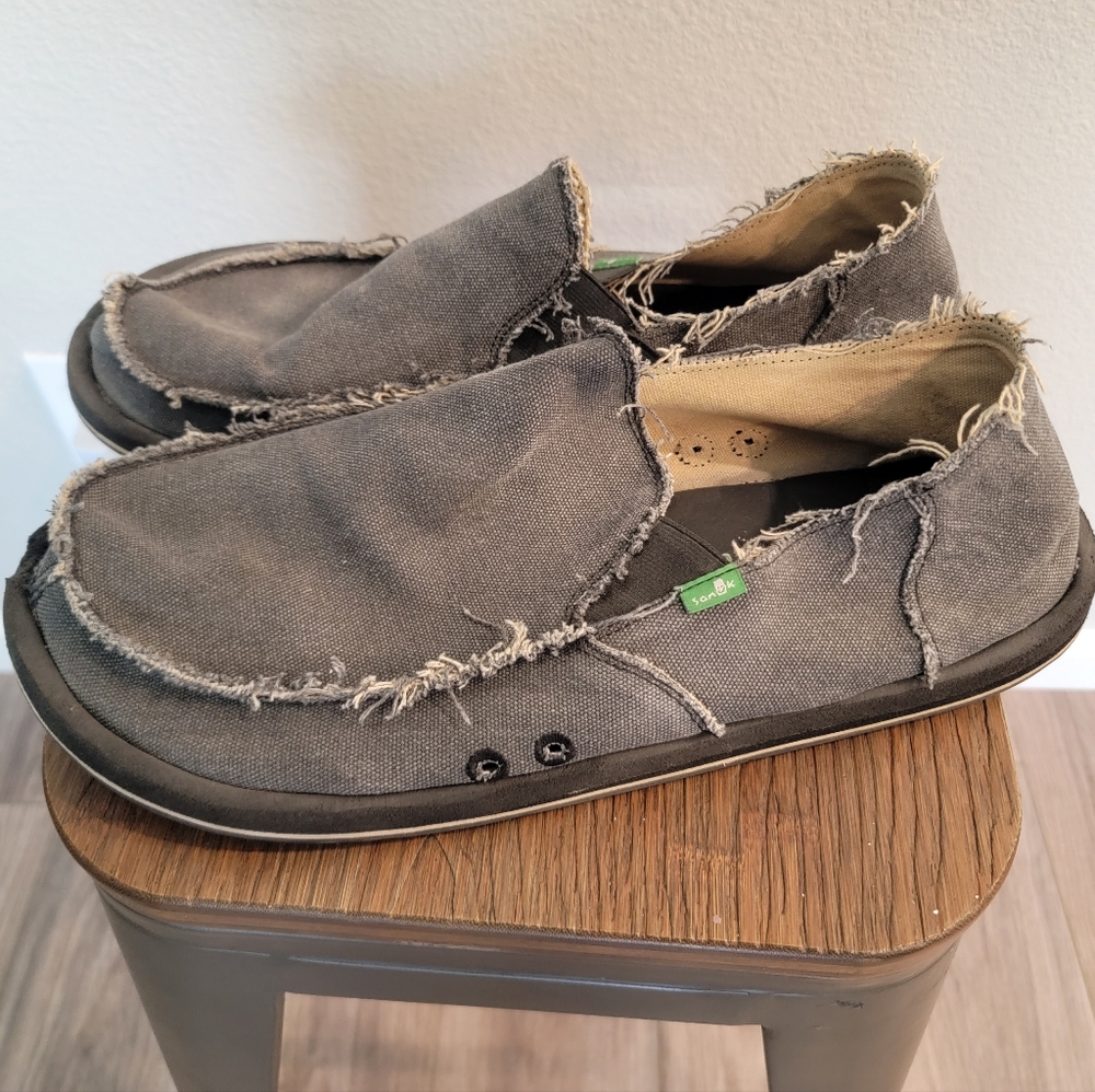 Men's Sanuk Slip Ons Size 15 Used